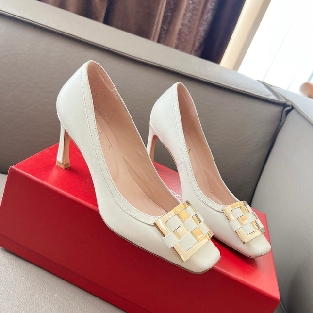 TROMPETTE BALLERINAS PUMPS IN OFF WHITE SHINY CALFSKIN GOLD BUCKLE