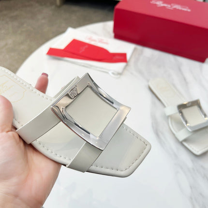 VIV' BY THE SEA MULES IN WHITE CALFSKIN SILVER BUCKLE