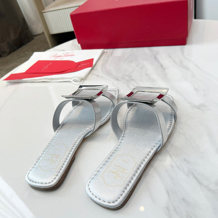 VIV' BY THE SEA MULES IN SILVER CALFSKIN SILVER BUCKLE