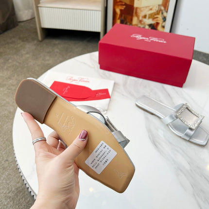 VIV' BY THE SEA MULES IN SILVER CALFSKIN CRYSTAL BUCKLE