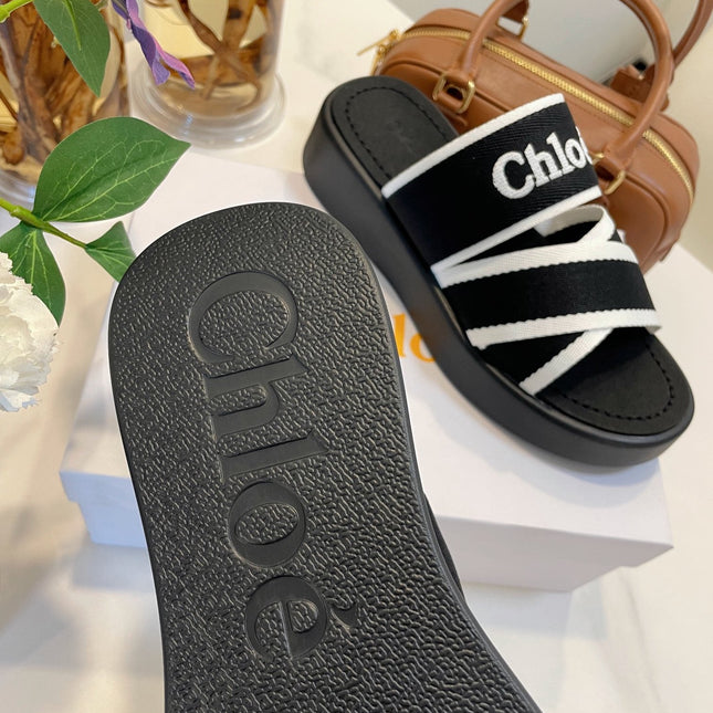 CHLOÉ WOODY WEDGE SANDALS IN BLACK MIX WHITE CANVAS WITH RUBBER SOLE