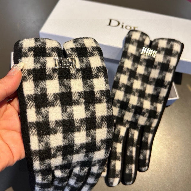PLAID GLOVES IN BLACK MIX WHITE WOOL 405940