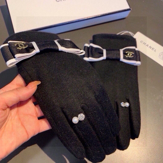 CC GLOVES IN BLACK WOOL WITH BOW 463857