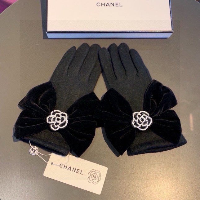 GLOVES IN BLACK WOOL WITH LARGE BOW 464996