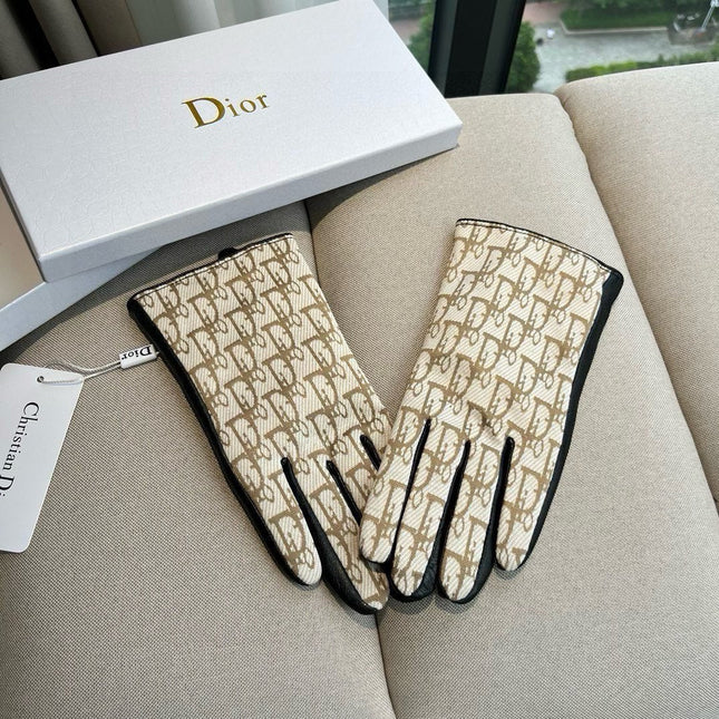 TOUCHSCREEN GLOVES IN BLACK LAMBSKIN AND BEIGE MONOGRAM JACQUARD FABRIC 465791