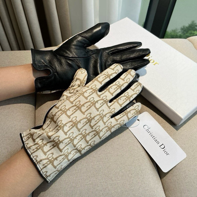 TOUCHSCREEN GLOVES IN BLACK LAMBSKIN AND BEIGE MONOGRAM JACQUARD FABRIC 465791