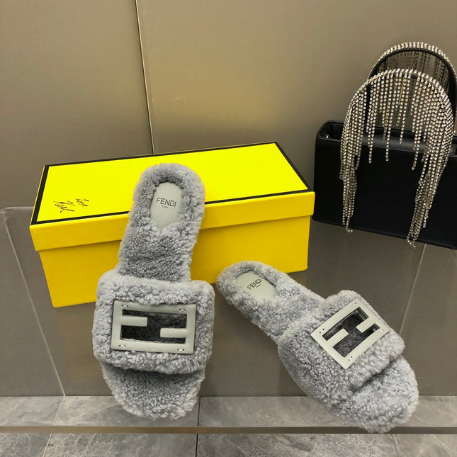 FENDI BAGUETTE SLIDE SLIPPERS IN GREY WOOL