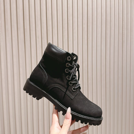 CELINE 25S MARTIN BOOTS IN BLACK CALFSKIN