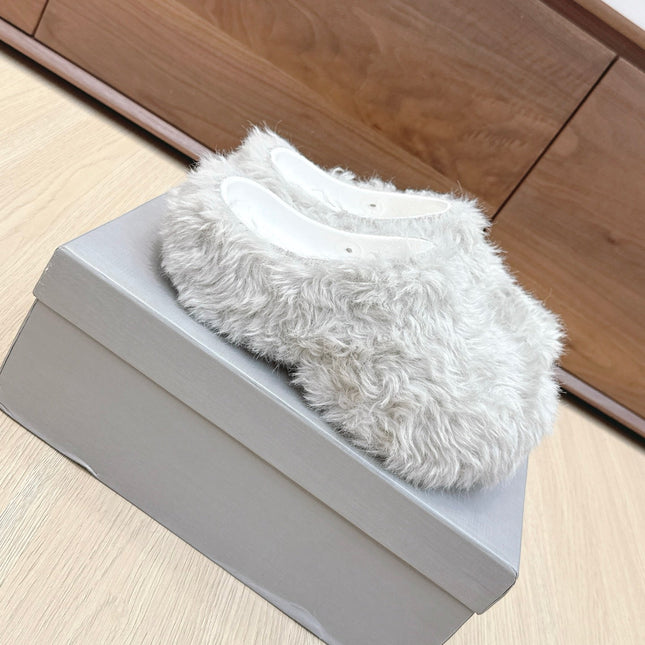 BALENCIAGA 25S MULES IN IVORY WHITE FAUX FUR