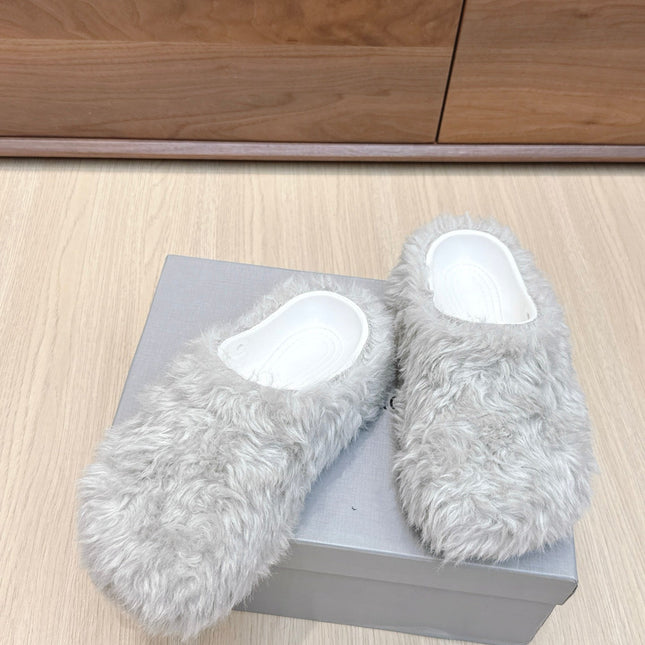 BALENCIAGA 25S MULES IN IVORY WHITE FAUX FUR