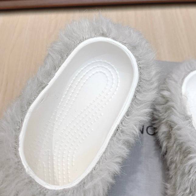 BALENCIAGA 25S MULES IN IVORY WHITE FAUX FUR