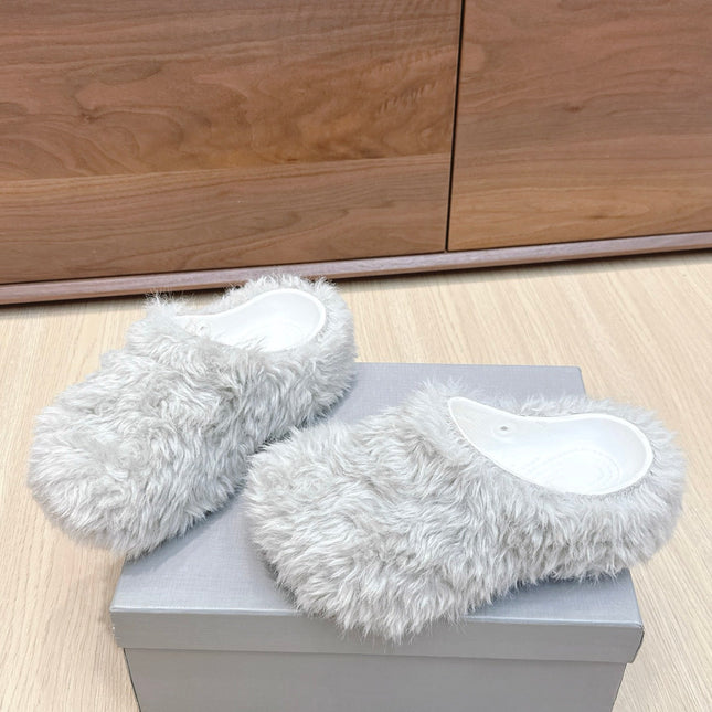 BALENCIAGA 25S MULES IN IVORY WHITE FAUX FUR