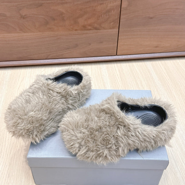 BALENCIAGA 25S MULES IN LIGHT BEIGE FAUX FUR