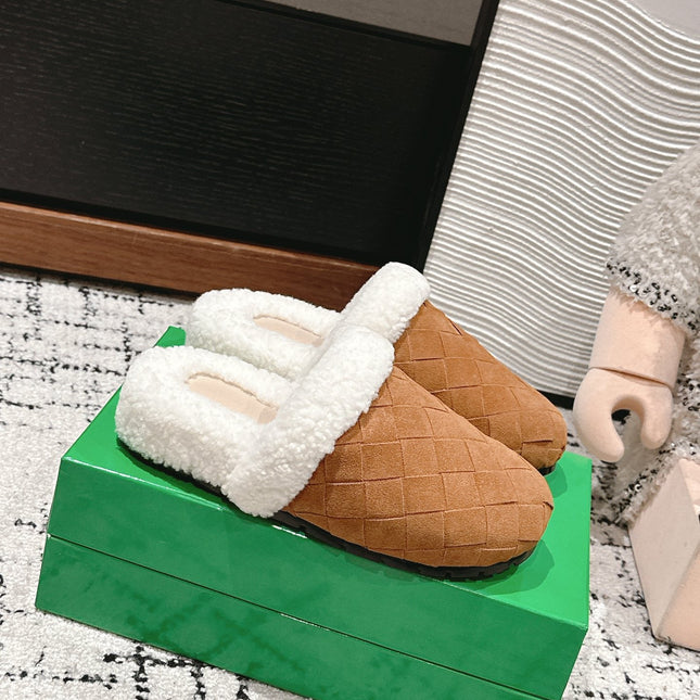 REGGIE SLIPPER IN BRONZE BROWN SUEDE AND SHEARLING LINING