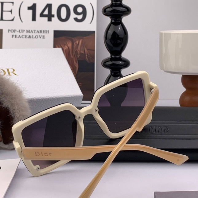 MONTAIGNE SUNGLASS D7191 IN ACETATE