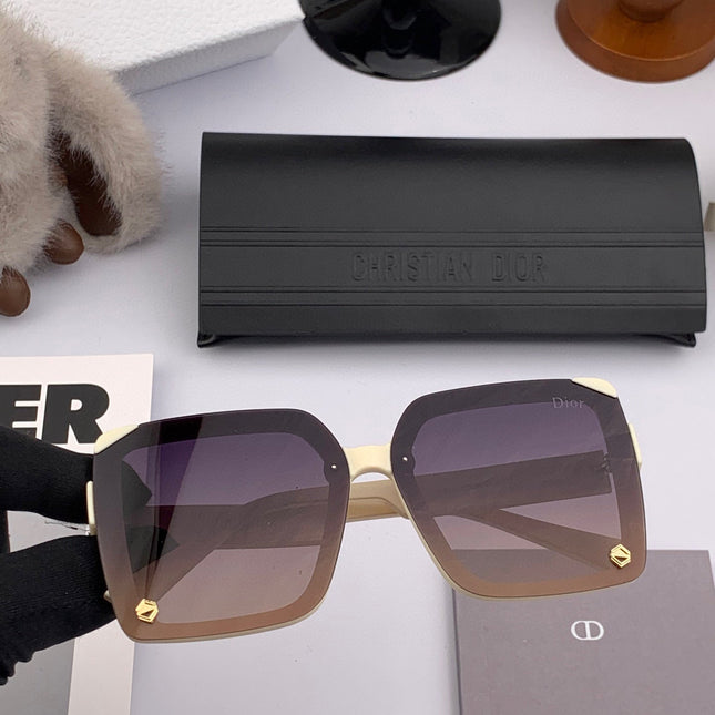 MONTAIGNE SUNGLASS D7191 IN ACETATE