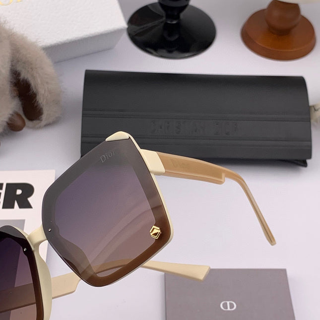 MONTAIGNE SUNGLASS D7191 IN ACETATE