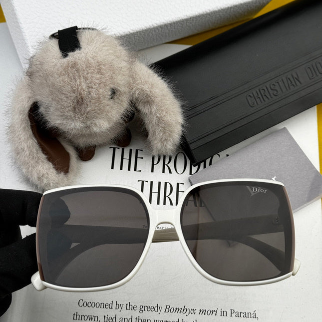 MONTAIGNE SUNGLASS CD3311 IN ACETATE