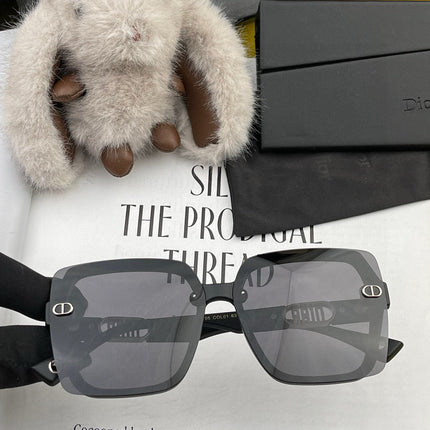 MONTAIGNE SUNGLASS CD5610 IN ACETATE