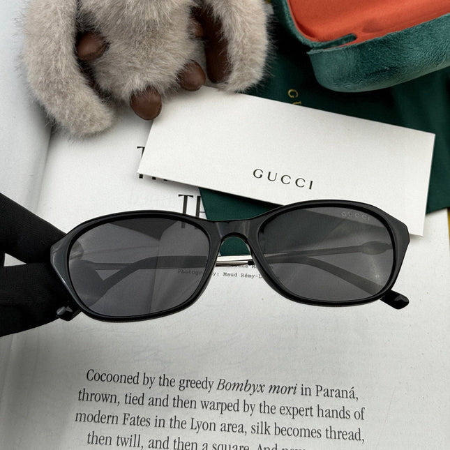 OVAL FRAME SUNGLASSES G4906 IN ACETATE AND METAL