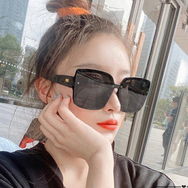 MONTAIGNE SUNGLASS CD0822 IN ACETATE