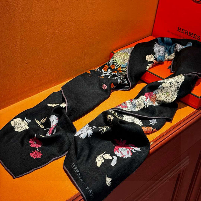 HERMES 25S SCARF 140 IN CASHMERE SILK 709657