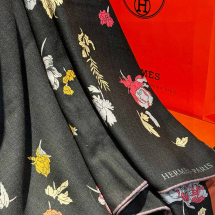 HERMES 25S SCARF 140 IN CASHMERE SILK 709657