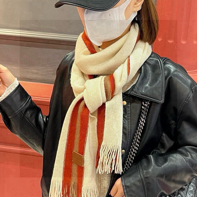 GUCCI 25S SCARF 180 IN CASHMERE 711250