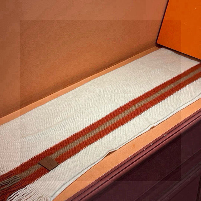 GUCCI 25S SCARF 180 IN CASHMERE 711250