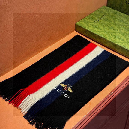 GUCCI 25S SCARF 180 IN CASHMERE 730566