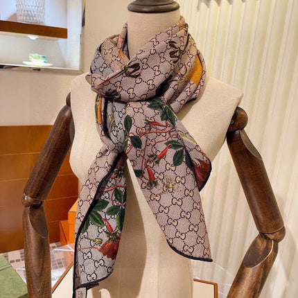 GUCCI 25S SCARF 180 IN CASHMERE 738505