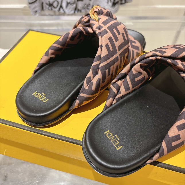 FF KNOT SLIDE SANDALS IN BROWN FABRIC