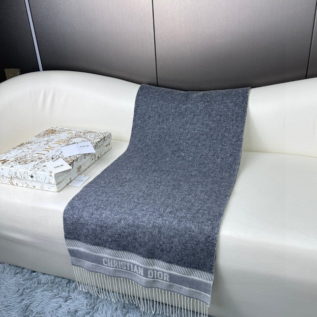 SCARF IN PALE GRAY MONOGRAM CASHMERE 413720