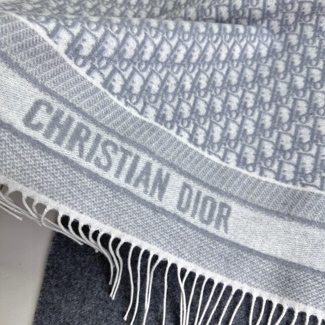 SCARF IN PALE GRAY MONOGRAM CASHMERE 413720