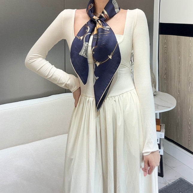 HERMES 25S SCARF 90 IN SILK 720008