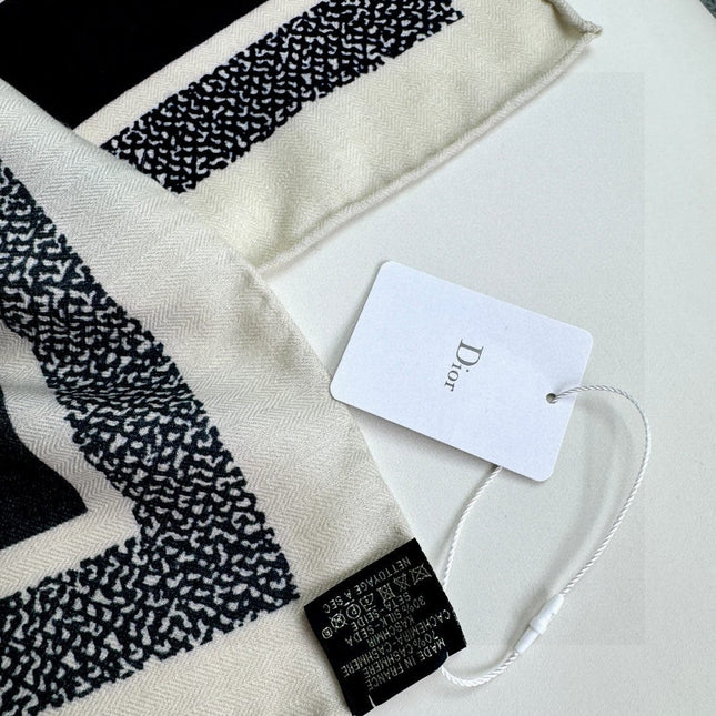 DIOR SCARF 140 CM IN CASHMERE-SILK BLEND 699256