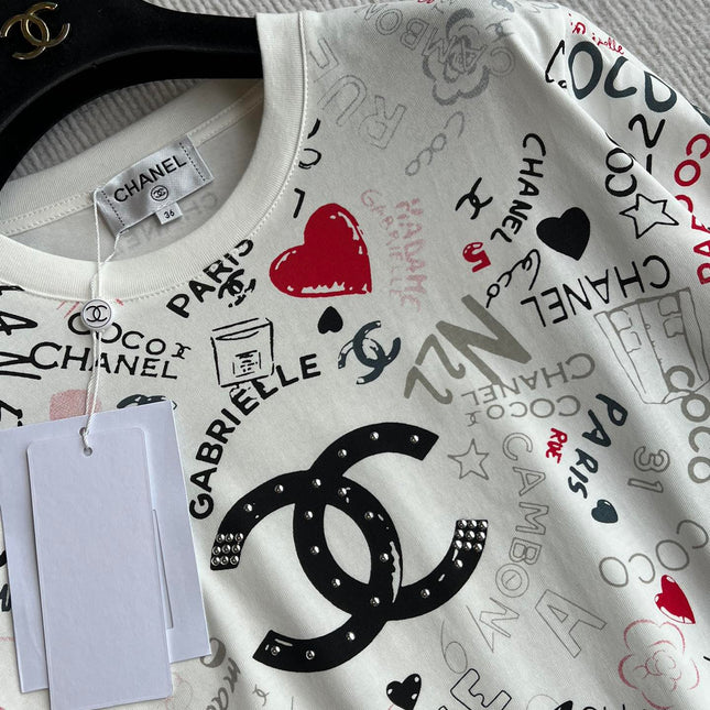 CHANEL OFF-WHITE LOGO PRINT T-SHIRT