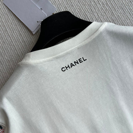 CHANEL OFF-WHITE LOGO PRINT T-SHIRT