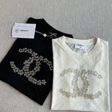 CHANEL WHITE SHORT-SLEEVE EMBELLISHED T-SHIRT