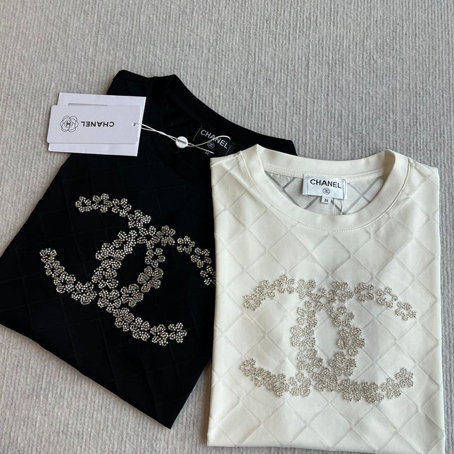 CHANEL WHITE SHORT-SLEEVE EMBELLISHED T-SHIRT