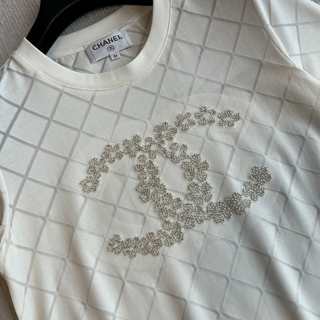 CHANEL WHITE SHORT-SLEEVE EMBELLISHED T-SHIRT