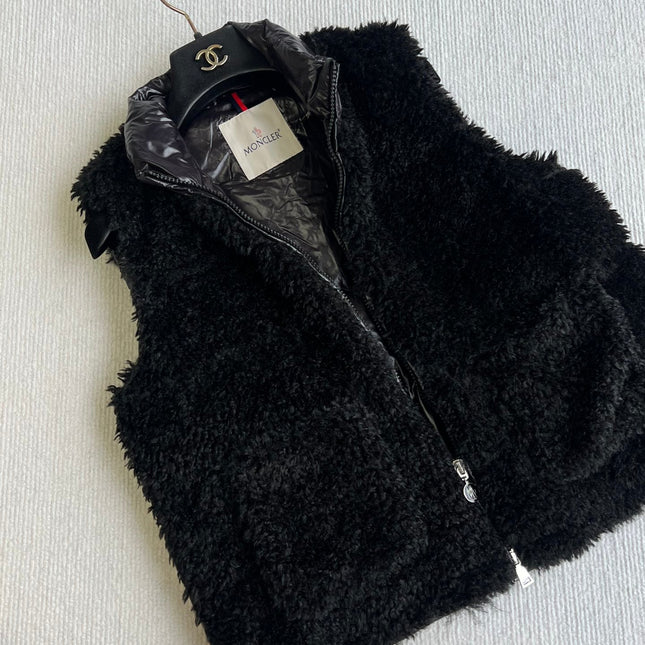 MONCLER 25S DOWN VEST IN BLACK 043