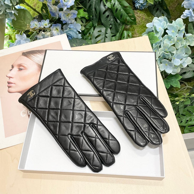 GLOVES IN BLACK CALFSKIN 462420