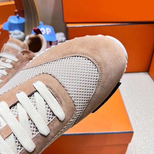 BOUNCING SNEAKER IN PEANUT BROWN SUEDE AND WHITE KNIT