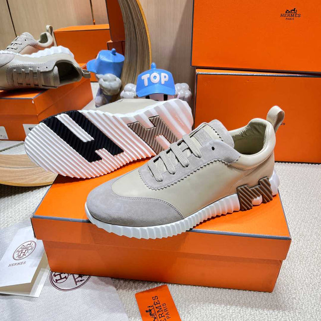 BOUNCING SNEAKER IN PALE GRAY SUEDE AND CALFSKIN