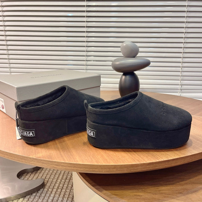 BALENCIAGA 25S AURALEE SLIP-ON 50 MM IN BLACK SUEDE