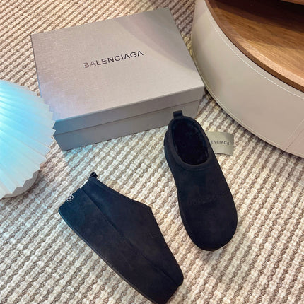 BALENCIAGA 25S AURALEE SLIP-ON 50 MM IN BLACK SUEDE