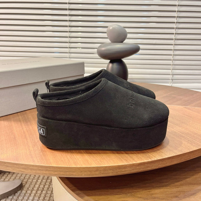 BALENCIAGA 25S AURALEE SLIP-ON 50 MM IN BLACK SUEDE