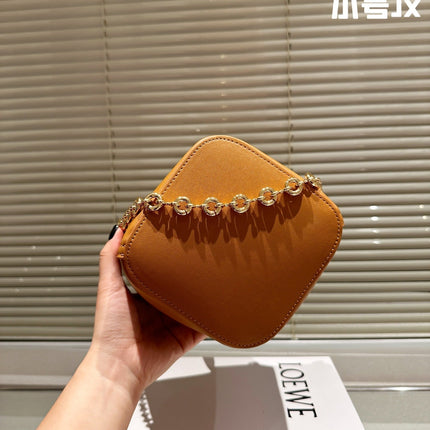 LOE MINI 19 PEBBLE BUCKET IN OAK MELLOW CALFSKIN