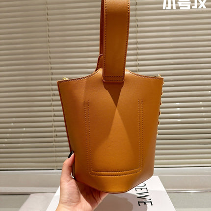 LOE MINI 19 PEBBLE BUCKET IN OAK MELLOW CALFSKIN